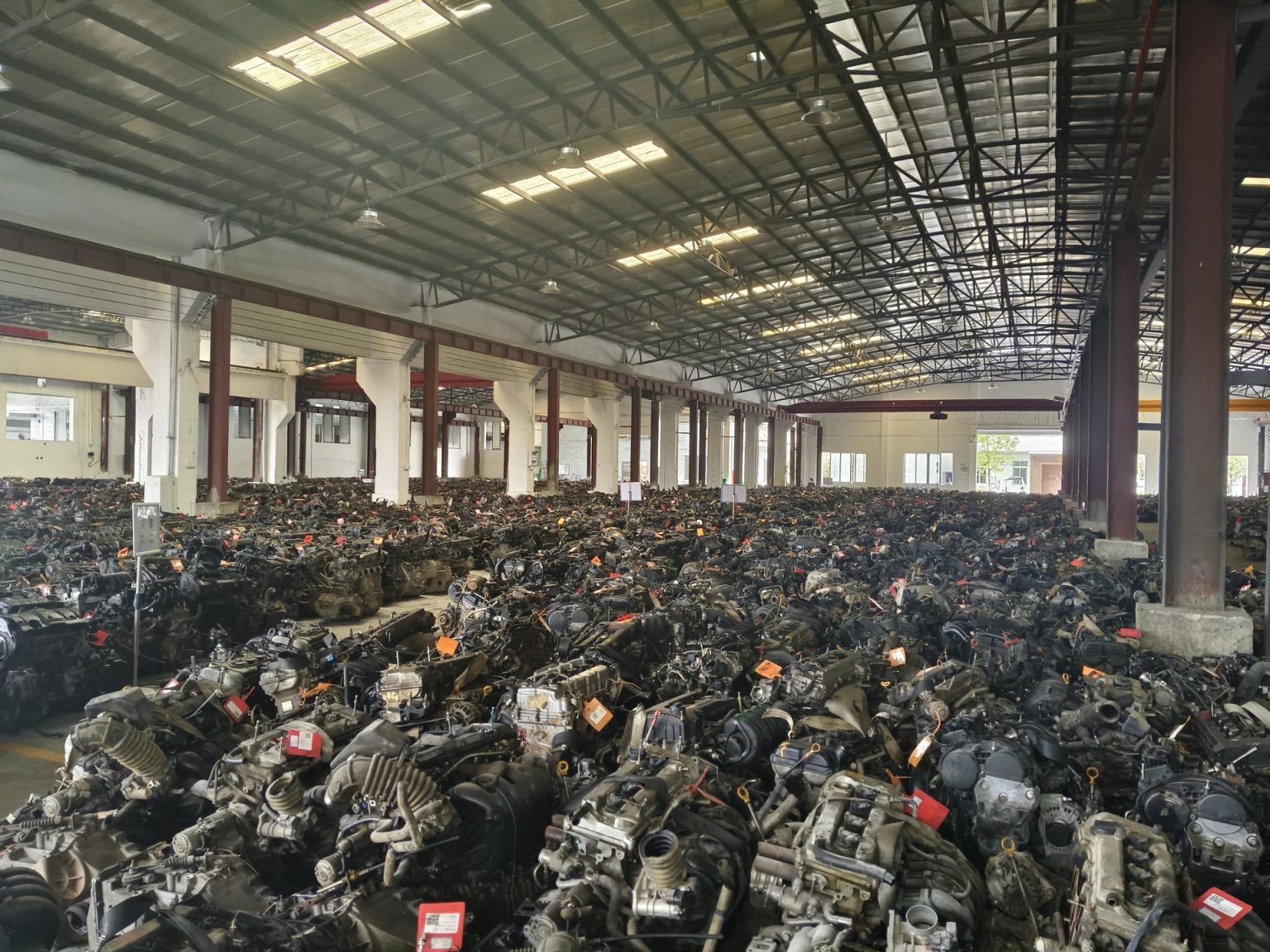 Rows of used engines at the Guanyu sourcing warehouse