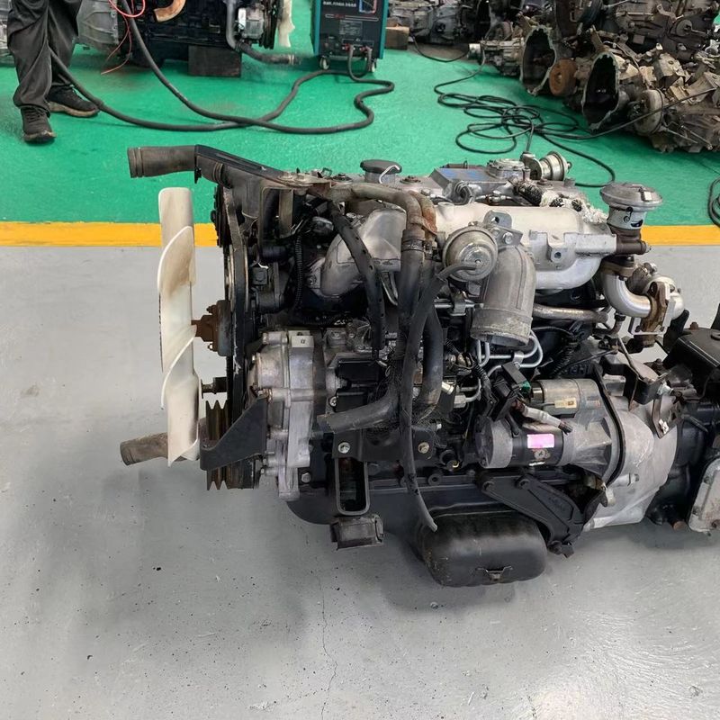Isuzu 4KH1T-NKR vista de referência 3
